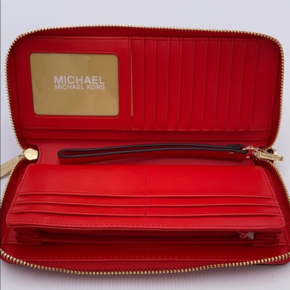 MICHAEL KORS LARGE TRAVEL CONTINENTAL DARK SANGRIA - Picture 8 of 16